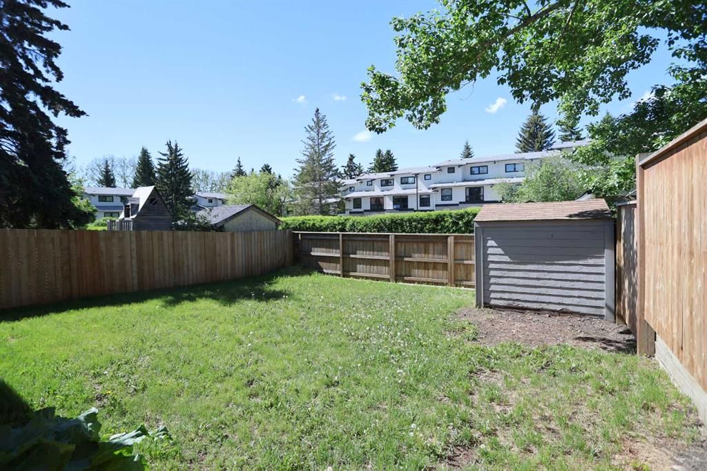 5417 Dalrymple Crescent NW, Calgary — photo 4 of 24