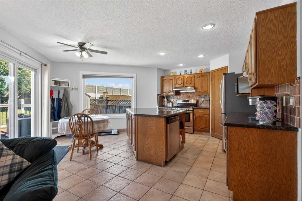 101 Douglasbank Way SE, Calgary — photo 2 of 47
