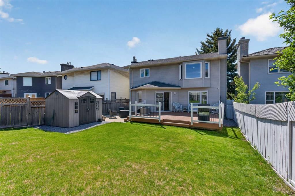 101 Douglasbank Way SE, Calgary — photo 3 of 47