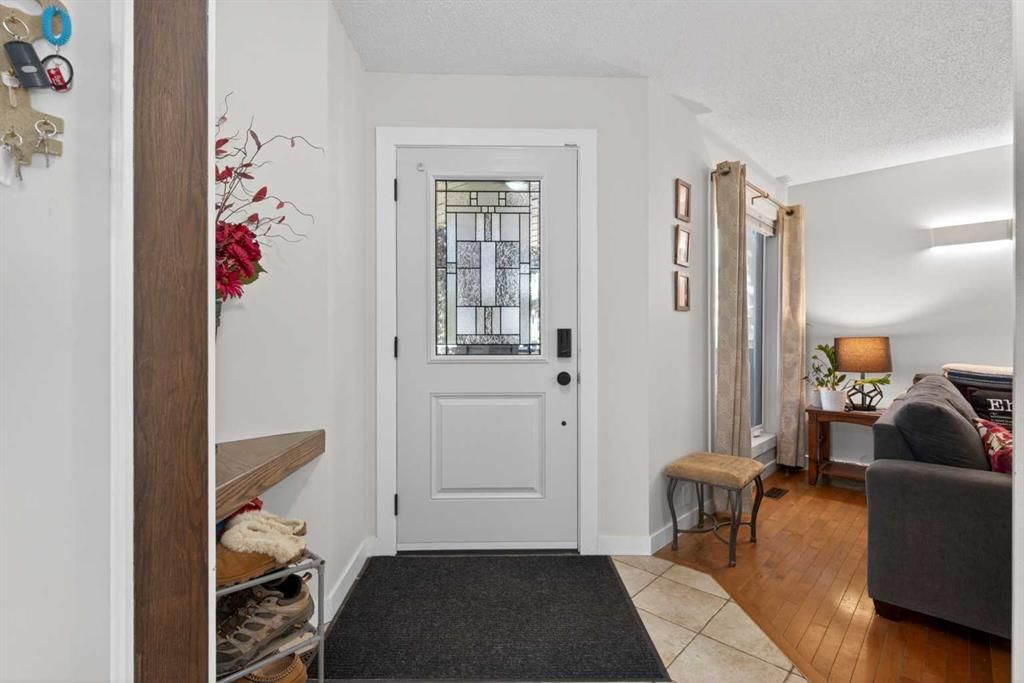 101 Douglasbank Way SE, Calgary — photo 5 of 47