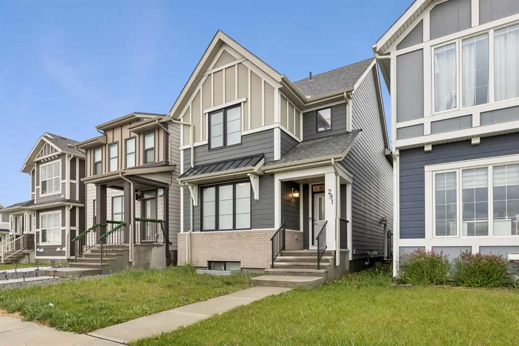 291 Magnolia Square SE, Calgary — main listing photo