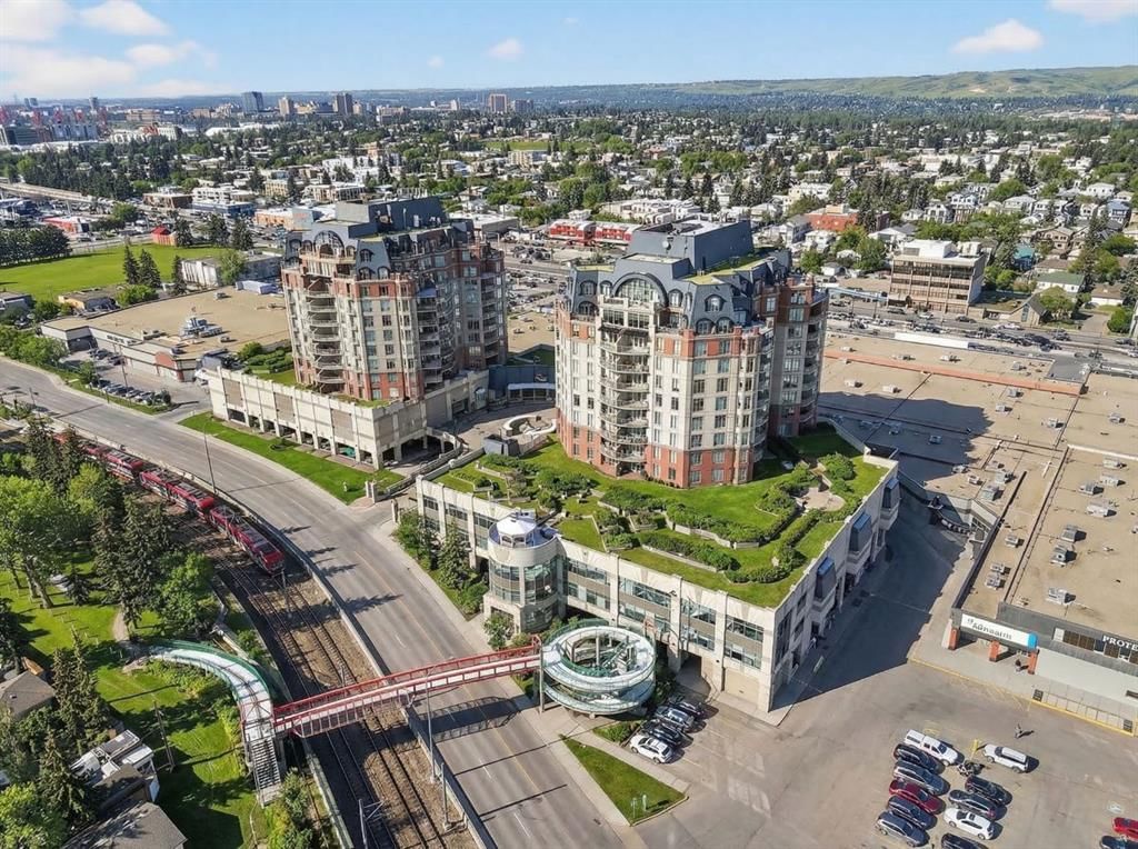 110, 1718 14 Avenue NW, Calgary — main listing photo