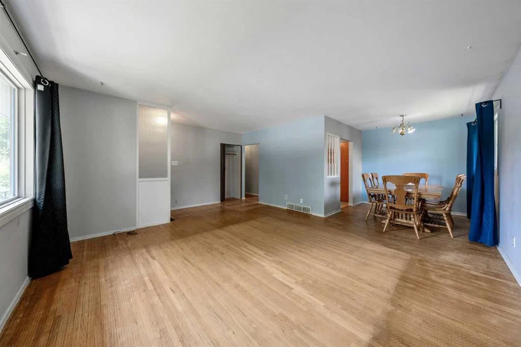 1032 89 Avenue SW, Calgary — photo 5 of 31