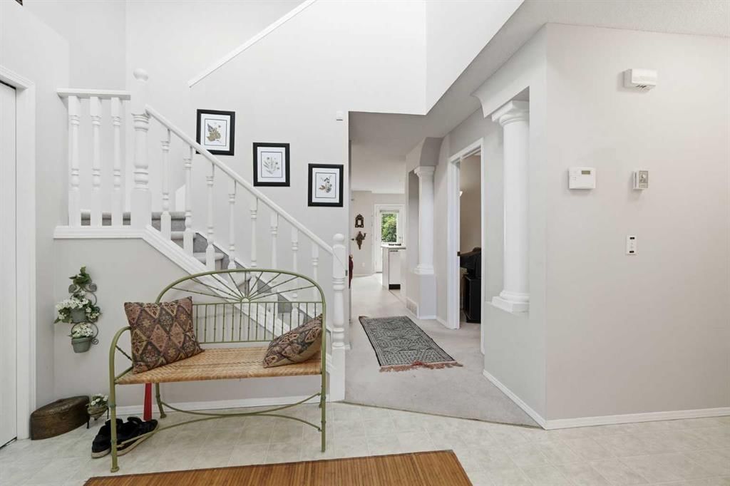74 Tuscarora Heights NW, Calgary — photo 2 of 26