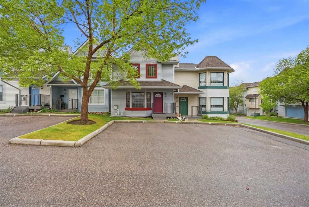 42 Patina Point SW, Calgary — photo 3 of 50