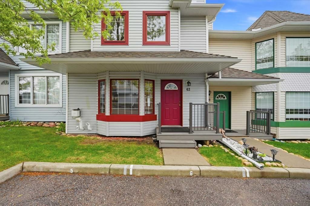42 Patina Point SW, Calgary — photo 4 of 50