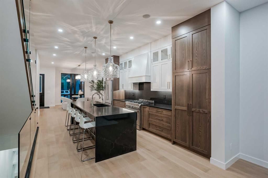 2626 4 Avenue NW, Calgary — photo 3 of 48