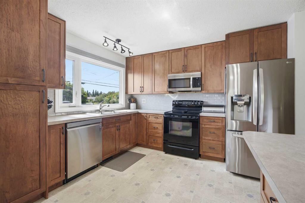 10011 Maplecreek Drive SE, Calgary — photo 5 of 40