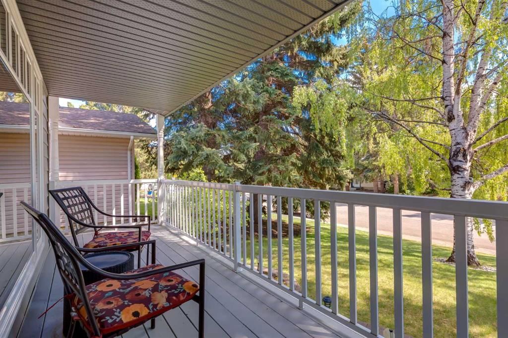52 Silver Brook Drive NW, Calgary — photo 4 of 50