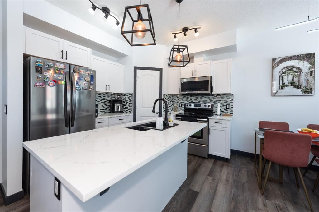 27 Sage Hill Common NW, Calgary — photo 3 of 37