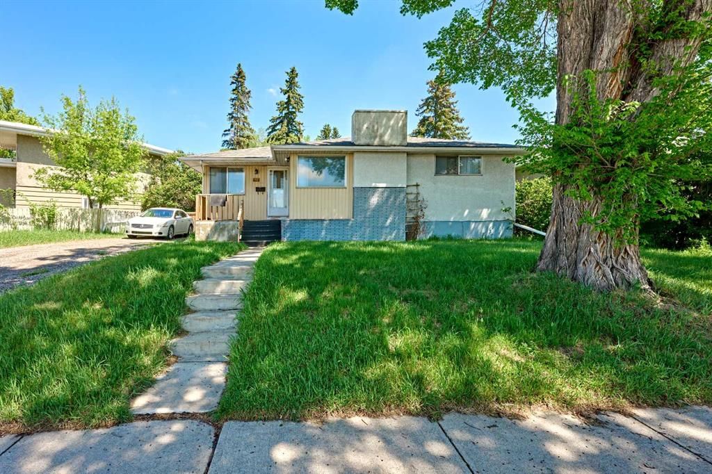 28 CORNELL Place NW, Calgary — photo 2 of 49