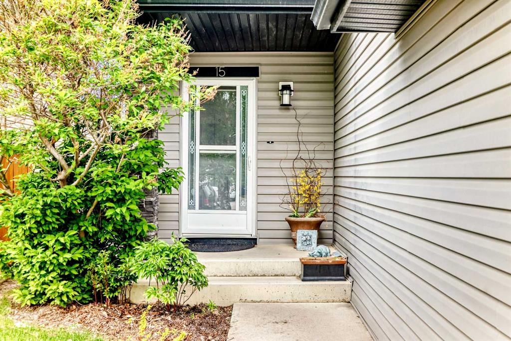 15 Citadel Meadow Crescent NW, Calgary — photo 2 of 37