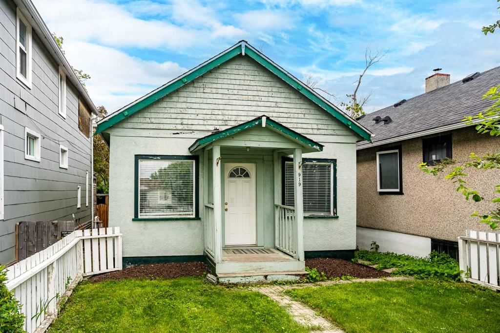 919 20 Avenue NW, Calgary — photo 2 of 27