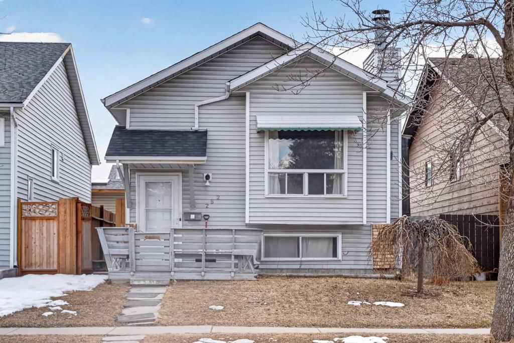 252 Erin Woods Drive SE, Calgary — main listing photo