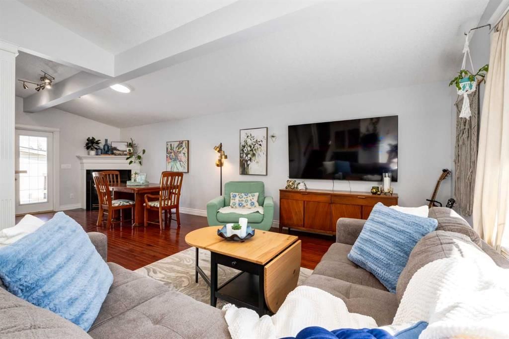 9716 Fairmount Drive SE, Calgary — photo 4 of 50