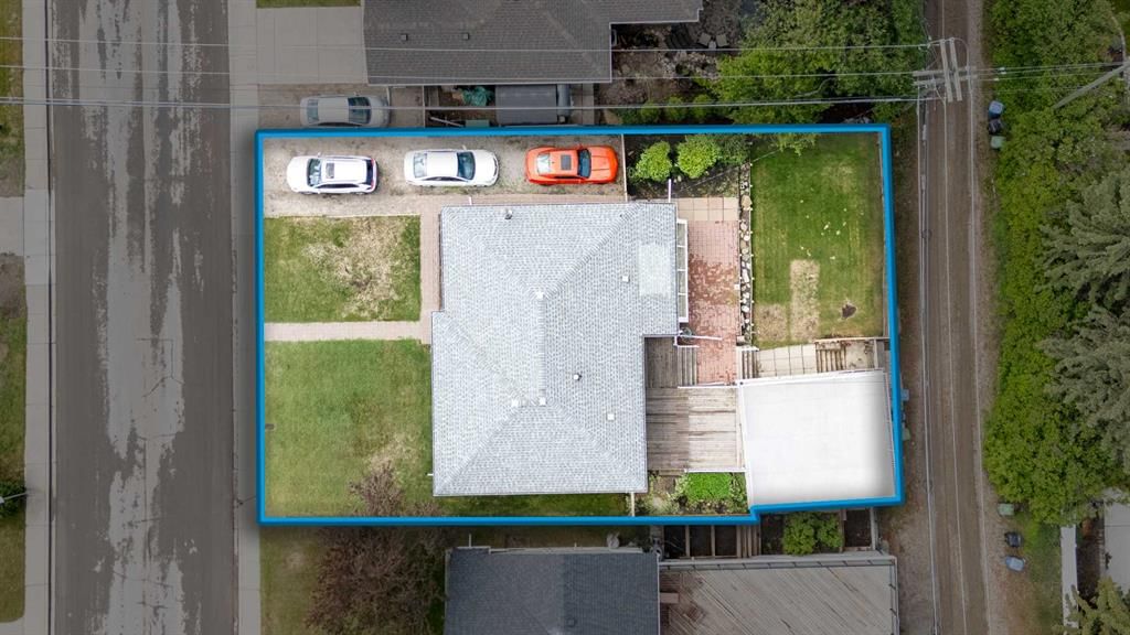 47 Clarendon Road NW, Calgary — photo 3 of 46