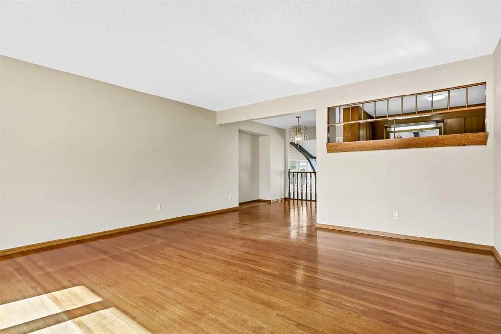 47 Clarendon Road NW, Calgary — photo 5 of 46