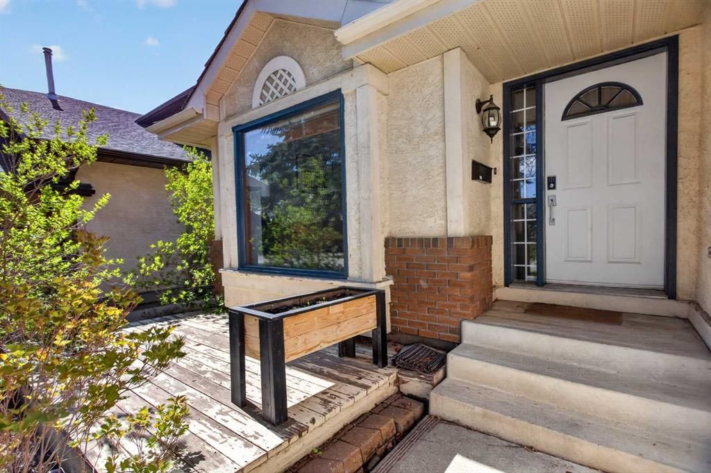 60 Scandia Hill NW, Calgary — photo 2 of 37