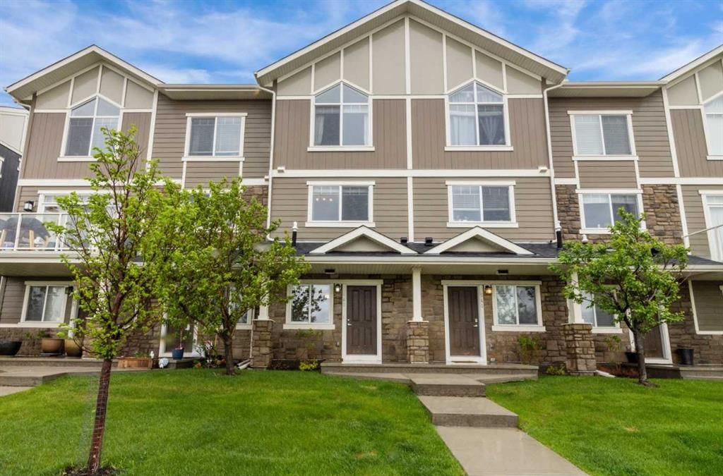 1543 Symons Valley Parkway NW, Calgary — main listing photo