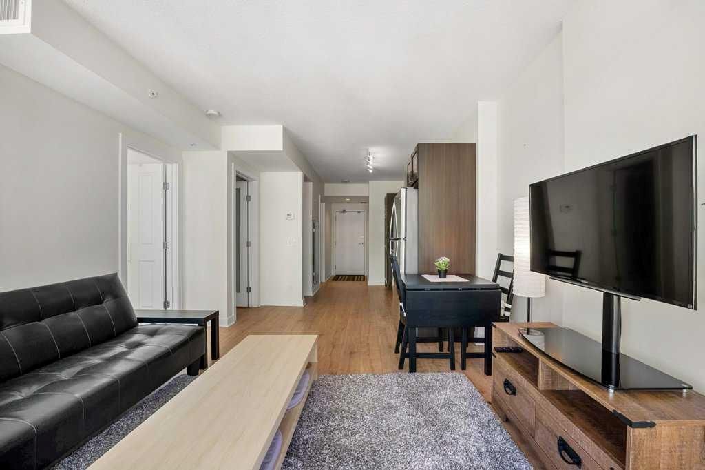811, 10 Brentwood Common NW, Calgary — photo 5 of 49