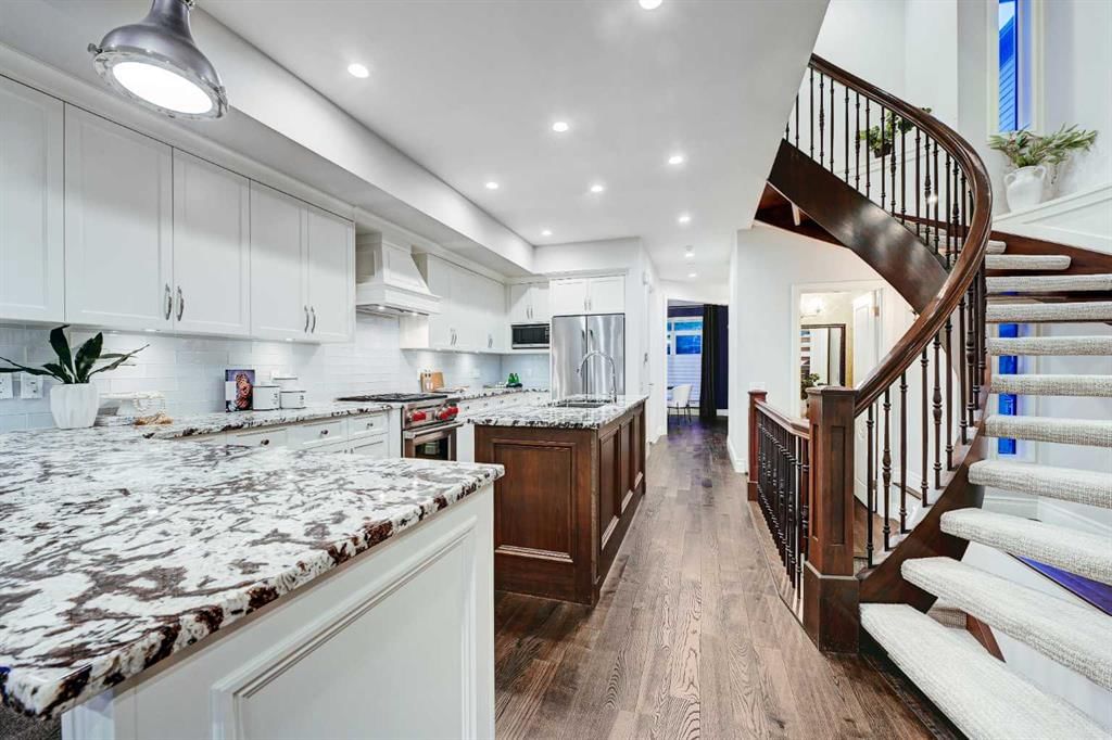 922 5 Street NW, Calgary — photo 4 of 46