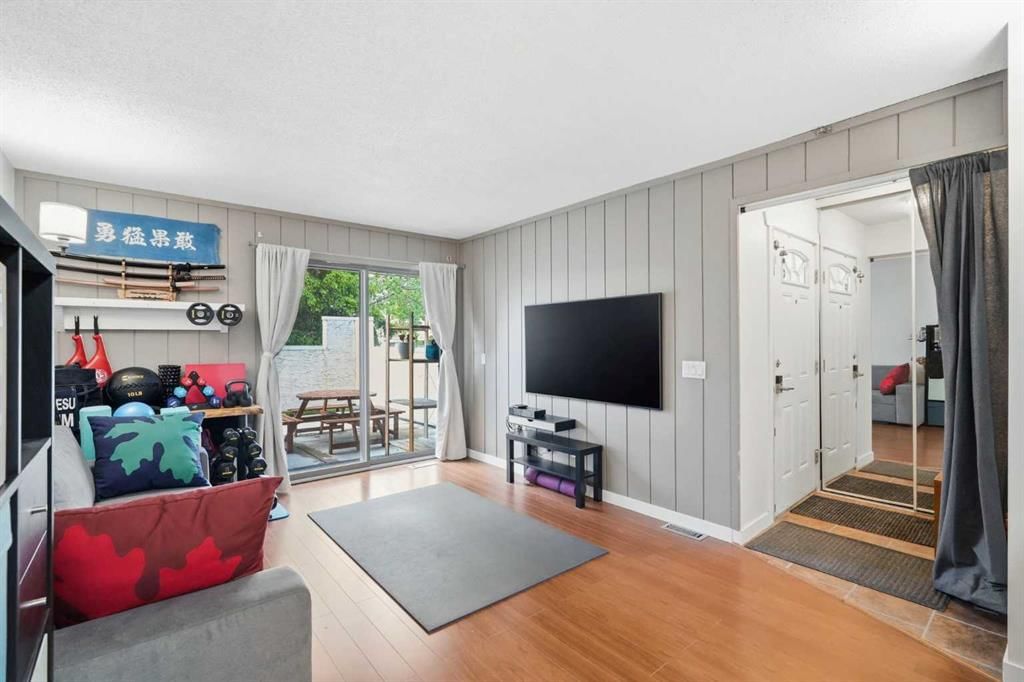 411, 3500 Varsity Drive NW, Calgary — photo 4 of 16