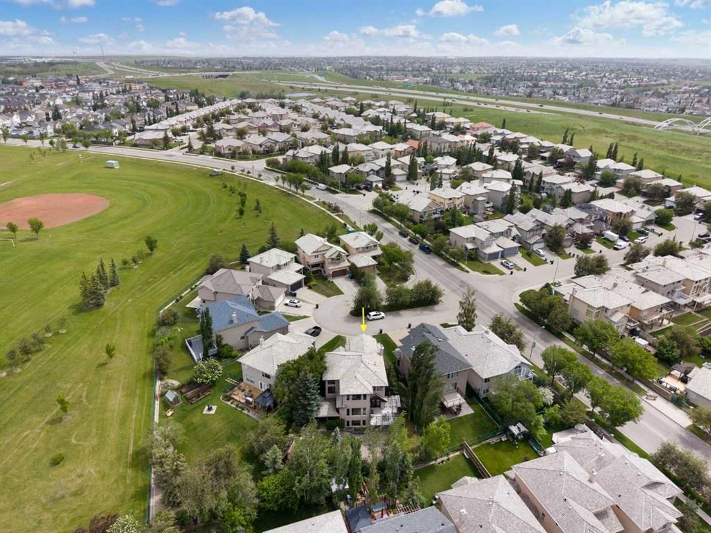 410 Royal Crest Bay NW, Calgary — photo 3 of 50