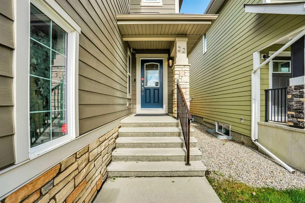 22 Sherwood Road NW, Calgary — photo 3 of 45
