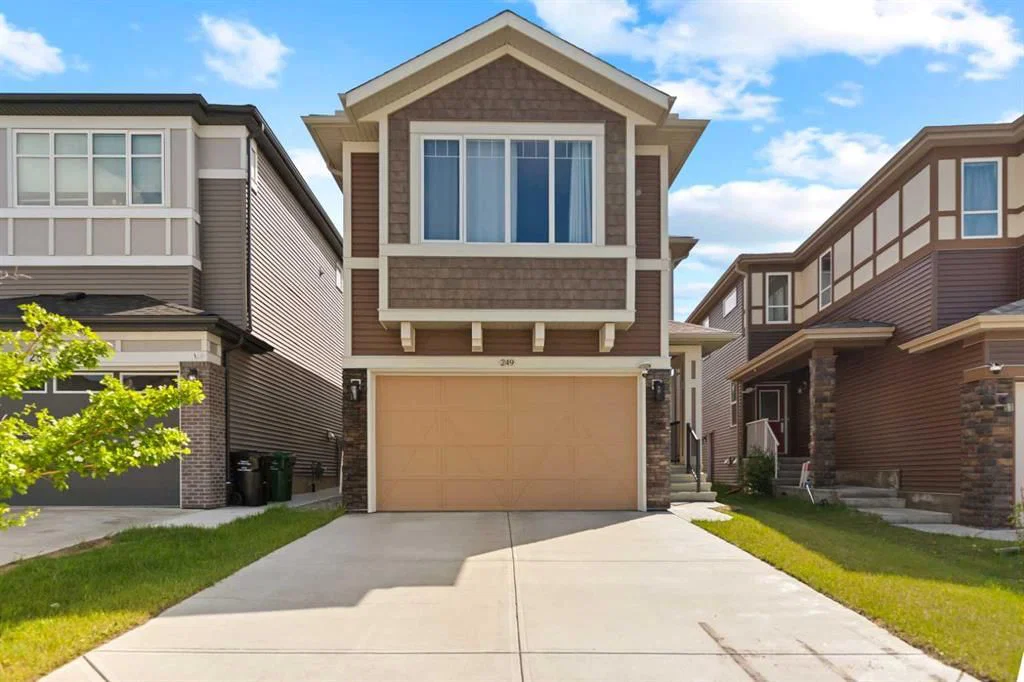 249 Lucas Crescent NW, Calgary — photo 2 of 18