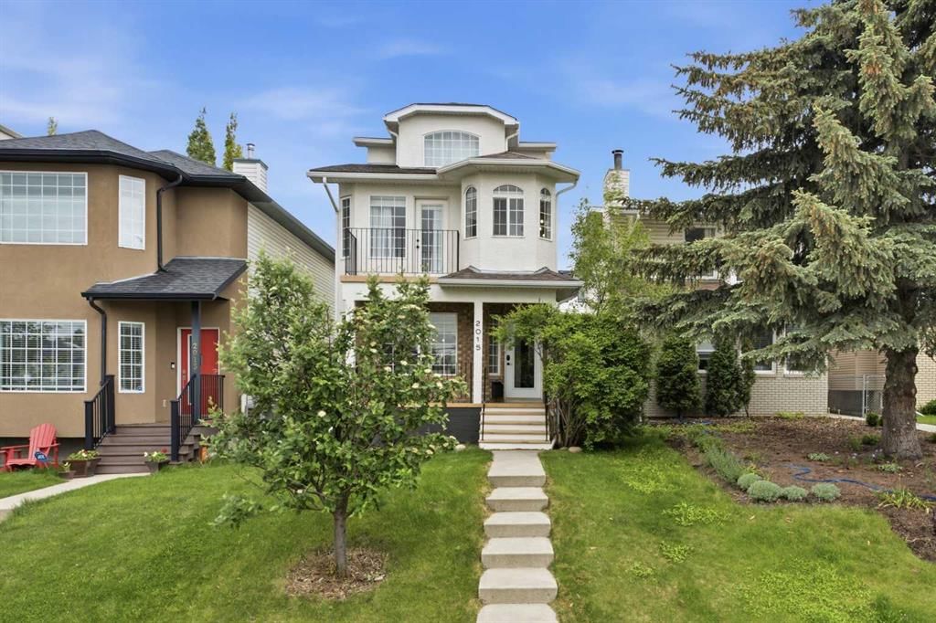 2015 36 Avenue SW, Calgary — main listing photo
