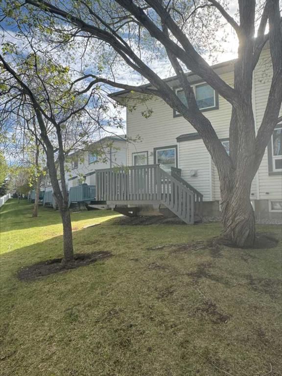 402 Citadel Heights NW, Calgary — photo 2 of 39