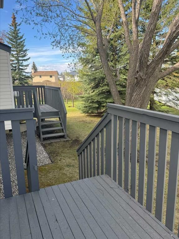 402 Citadel Heights NW, Calgary — photo 3 of 39