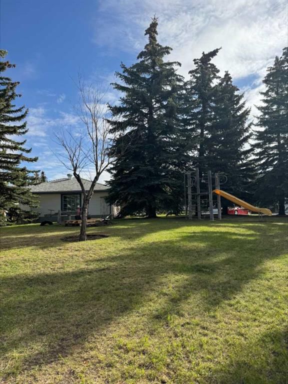 402 Citadel Heights NW, Calgary — photo 4 of 39