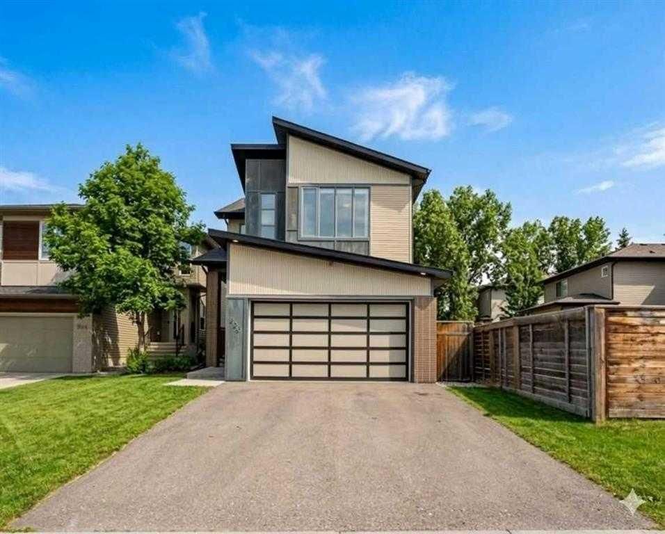 220 Walden Heights SE, Calgary — main listing photo