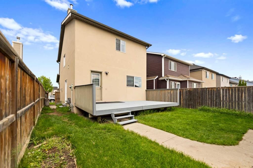 11 Saddlebrook Gardens NE, Calgary — photo 5 of 37