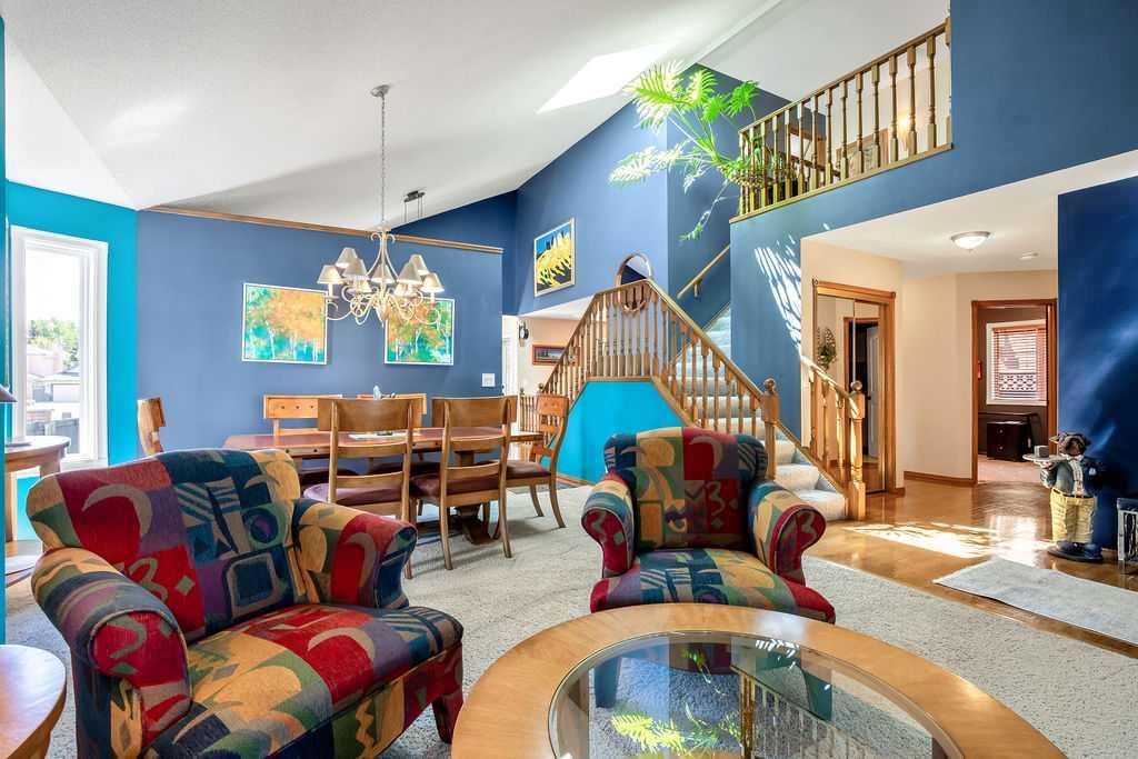 1399 Sunwood Road SE, Calgary — photo 5 of 36