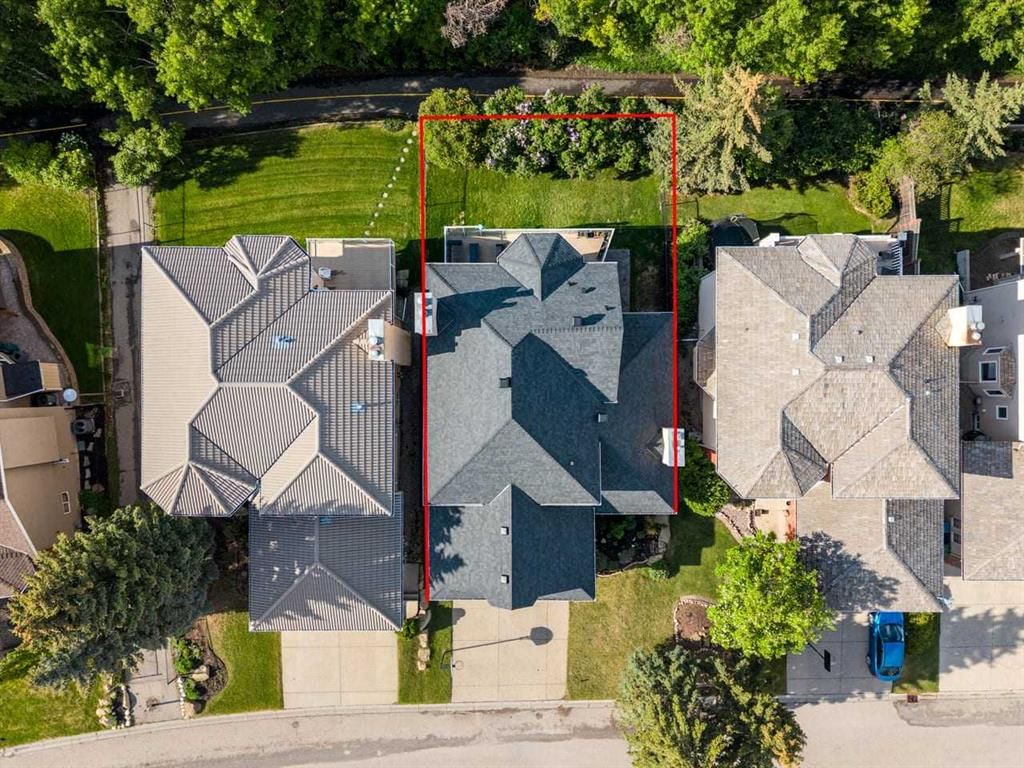 68 Christie Knoll Heights SW, Calgary — main listing photo