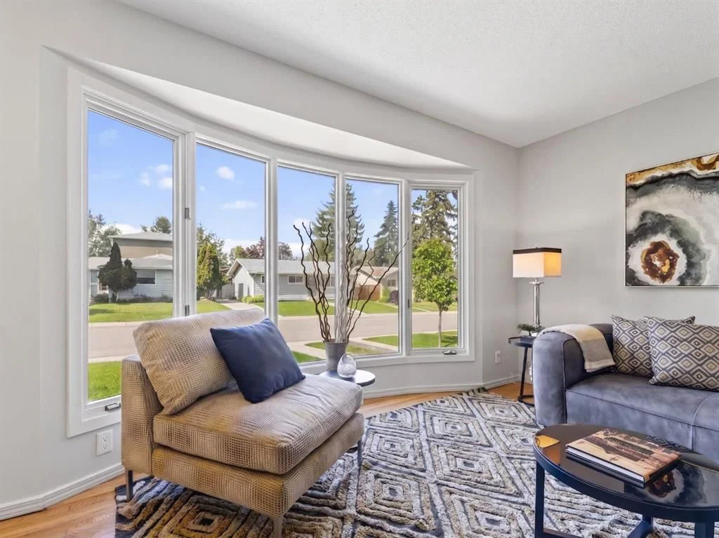 847 Raynard Crescent SE, Calgary — photo 4 of 48