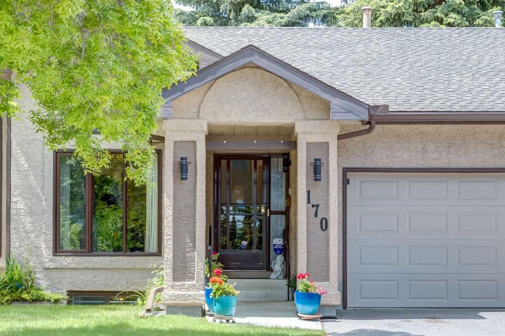 170 Oakbriar Close SW, Calgary — photo 2 of 43