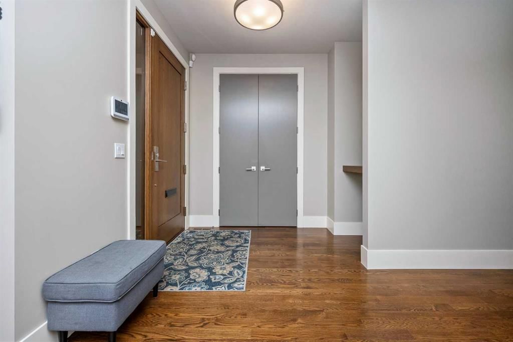 5024 21 Street SW, Calgary — photo 2 of 48