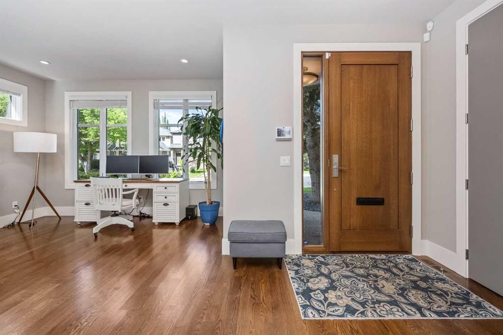 5024 21 Street SW, Calgary — photo 3 of 48