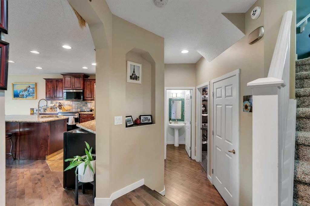 28 Cranwell Crescent SE, Calgary — photo 4 of 50