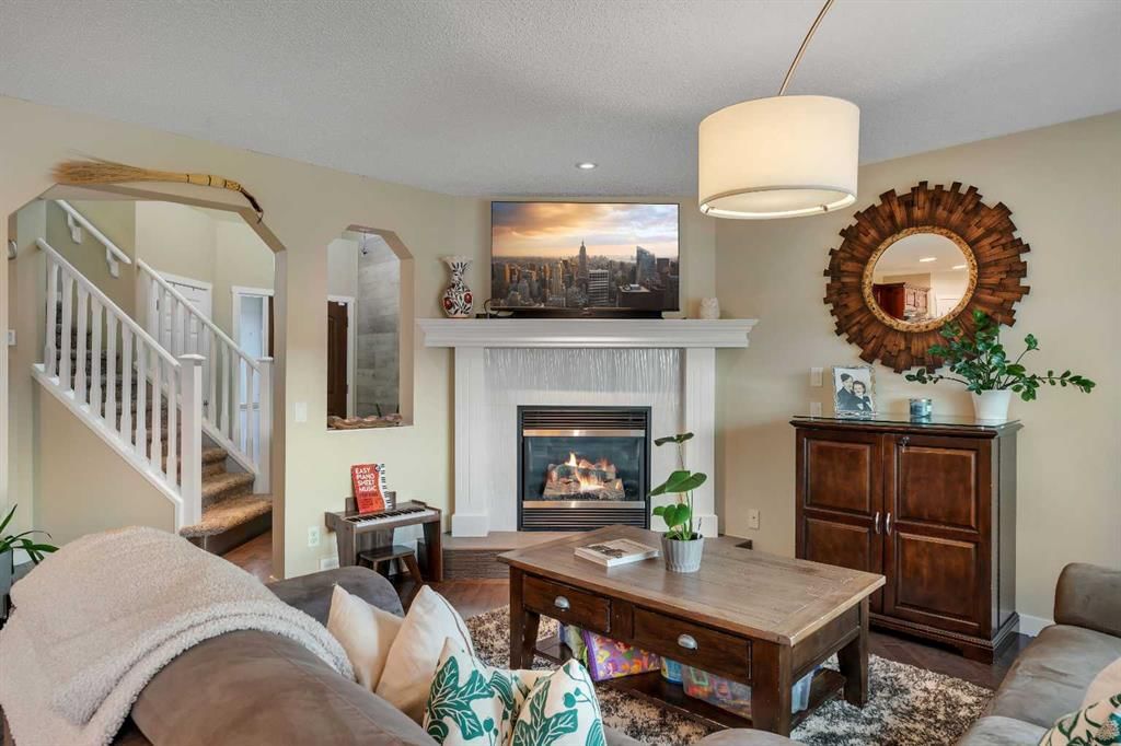 28 Cranwell Crescent SE, Calgary — photo 5 of 50