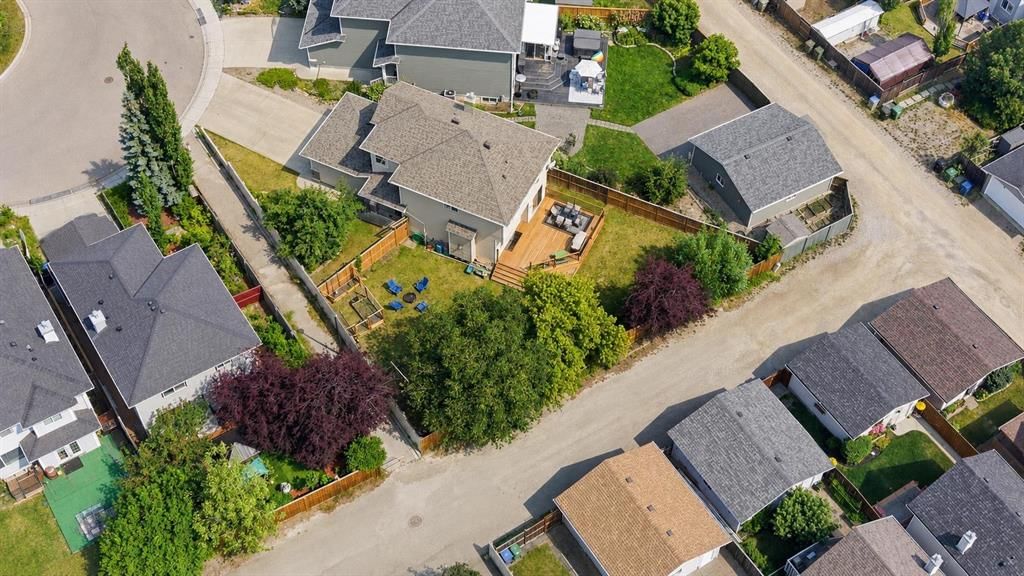 91 Bridleridge Crescent SW, Calgary — photo 2 of 47