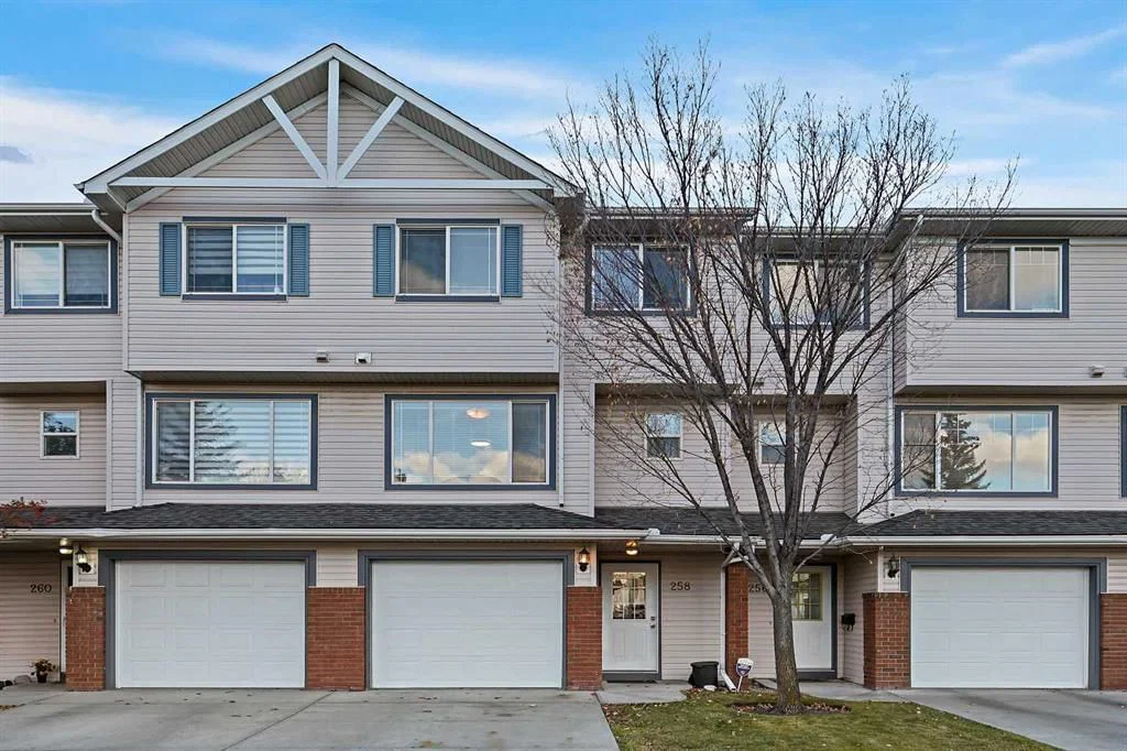 258 Rocky Ridge Court NW, Calgary — photo 3 of 30