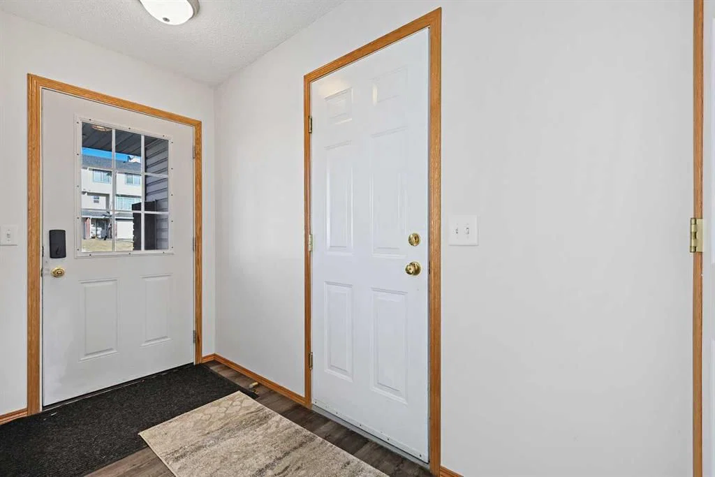258 Rocky Ridge Court NW, Calgary — photo 4 of 30