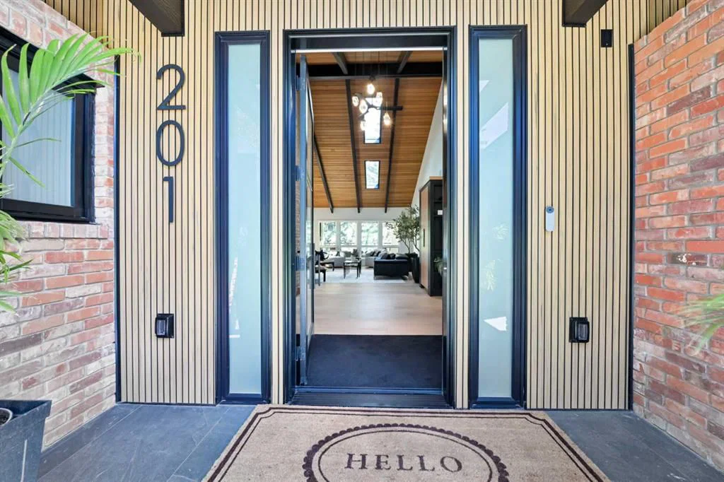 201 Eagle Ridge Drive SW, Calgary — photo 2 of 50