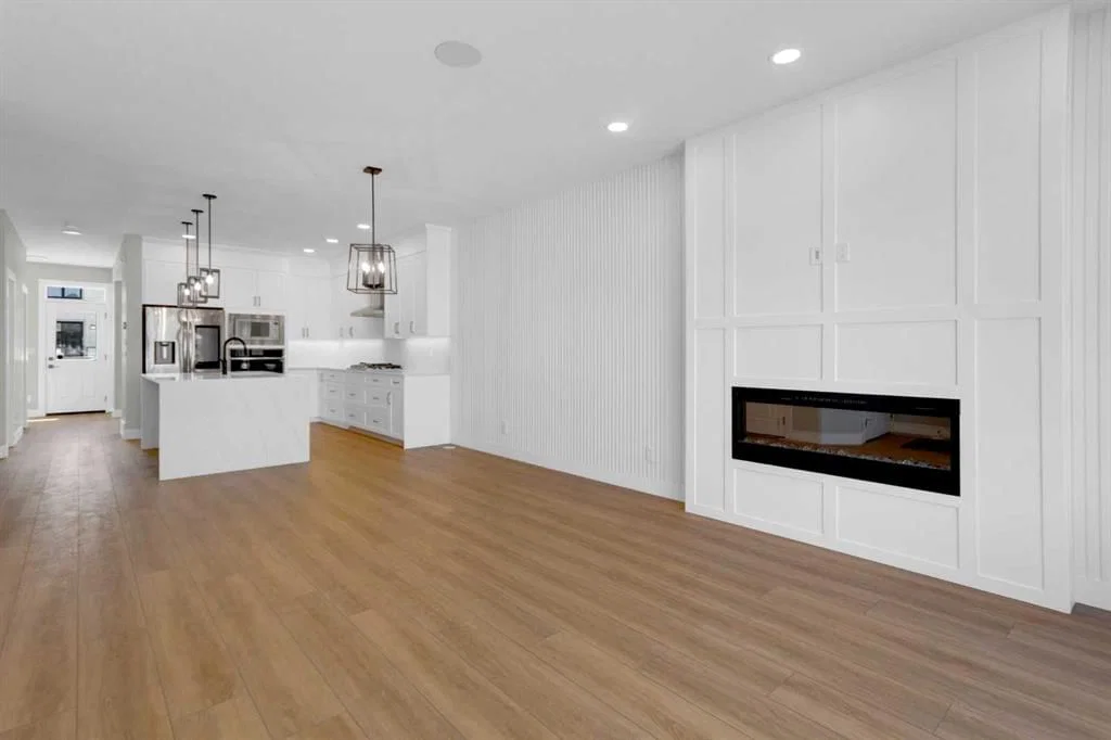 86 Magnolia Street SE, Calgary — photo 4 of 33