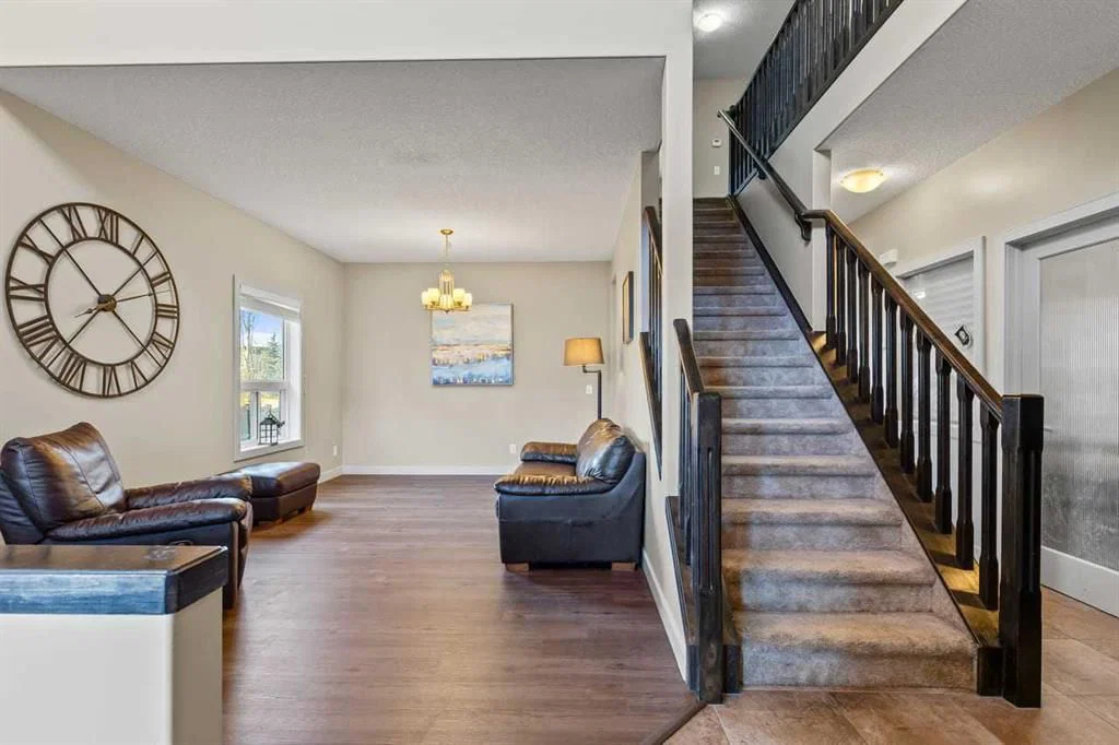 38 Everhollow Green SW, Calgary — photo 4 of 50