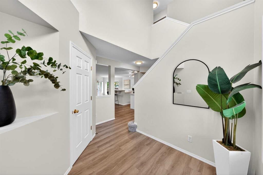 337 Citadel Drive NW, Calgary — photo 5 of 47